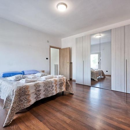 Venice H&S Apt Private Room With Ac & Tv Местре Екстериор снимка