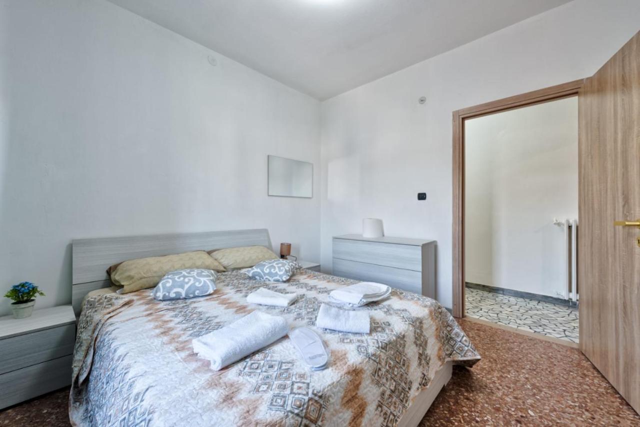 Venice H&S Apt Private Room With Ac & Tv Местре Екстериор снимка